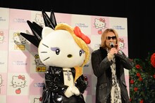 YoshikittyとYOSHIKI。(c) 2014 SANRIO CO.,LTD.