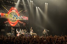 「～Japan Tour 2014～ "SUPER HIGH TENSION DISCO!!!【特別公演】CLIMAX DISCO 2014～Keep Standing, ISHIGE"」の様子。（Photo by azusa takada）