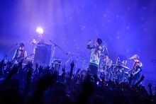 「～Japan Tour 2014～ "SUPER HIGH TENSION DISCO!!!【特別公演】CLIMAX DISCO 2014～Keep Standing, ISHIGE"」の様子。（Photo by azusa takada）