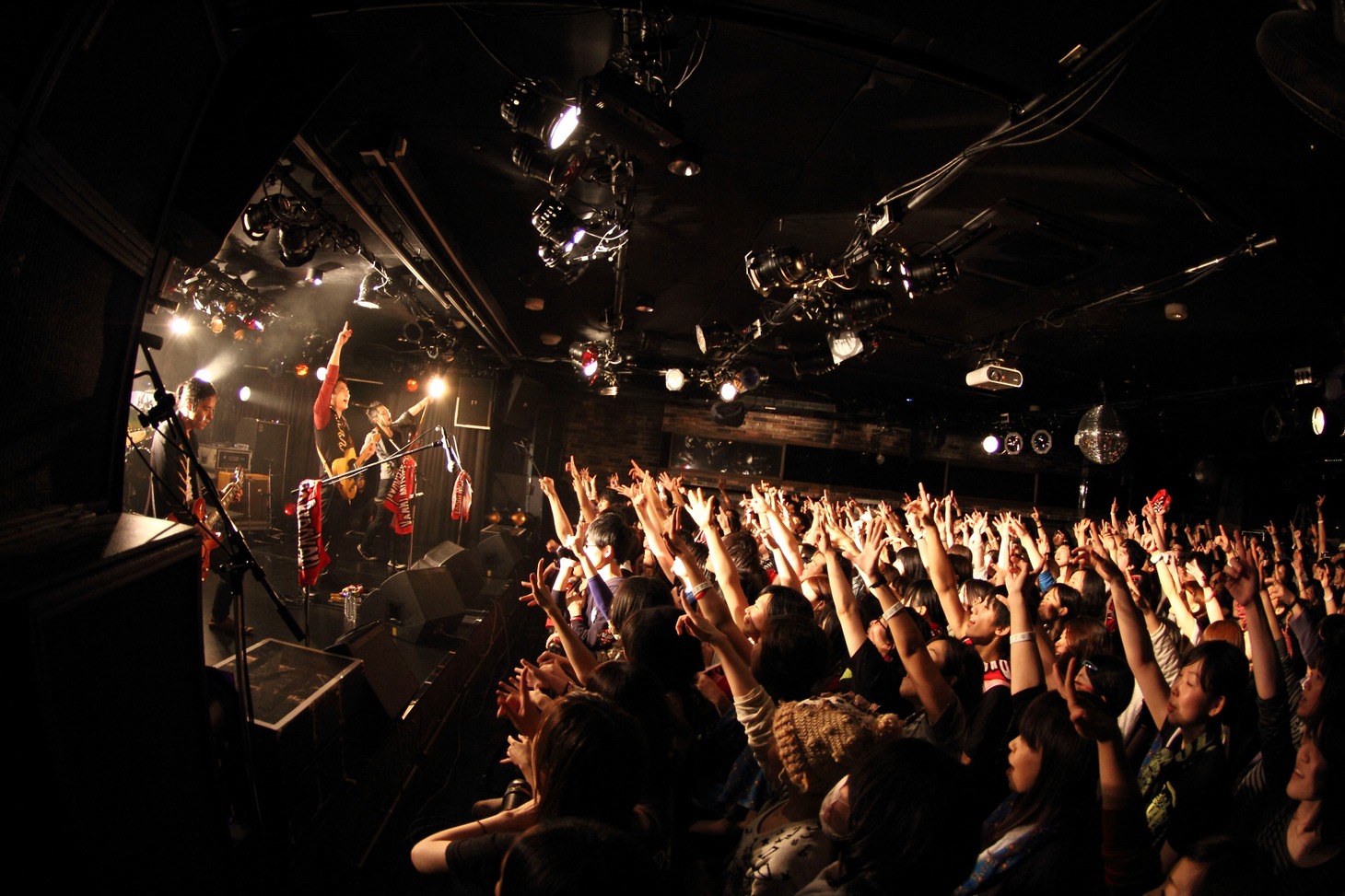 FoZZtone「追加公演！ vol.5 ～Reach to Mars～」の様子。（撮影：オオタシンイチロウ［scene16works］）
