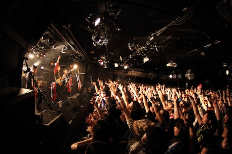 FoZZtone「追加公演！ vol.5 ～Reach to Mars～」の様子。（撮影：オオタシンイチロウ［scene16works］）
