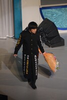 ステージに突如現れたバカリズム。