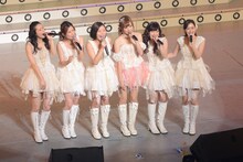 「アイドリング!!!14thLIVE 井の中のアイドリング!!! 大海でバタアシング!!! ～菊地亜美アイドル卒業までのカウントダウン～」の様子。