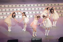 「アイドリング!!!14thLIVE 井の中のアイドリング!!! 大海でバタアシング!!! ～菊地亜美アイドル卒業までのカウントダウン～」の様子。