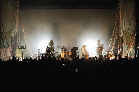 OVERGROUND ACOUSTIC UNDERGROUND「TOUR 2014 - FOLLOW THE DREAM - TOUR FINAL」の様子。