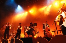 OVERGROUND ACOUSTIC UNDERGROUND「TOUR 2014 - FOLLOW THE DREAM - TOUR FINAL」の様子。