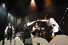 OVERGROUND ACOUSTIC UNDERGROUND「TOUR 2014 - FOLLOW THE DREAM - TOUR FINAL」の様子。