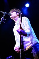 渡辺諒（G, Vo / アンテナ）（撮影：釘野孝宏）