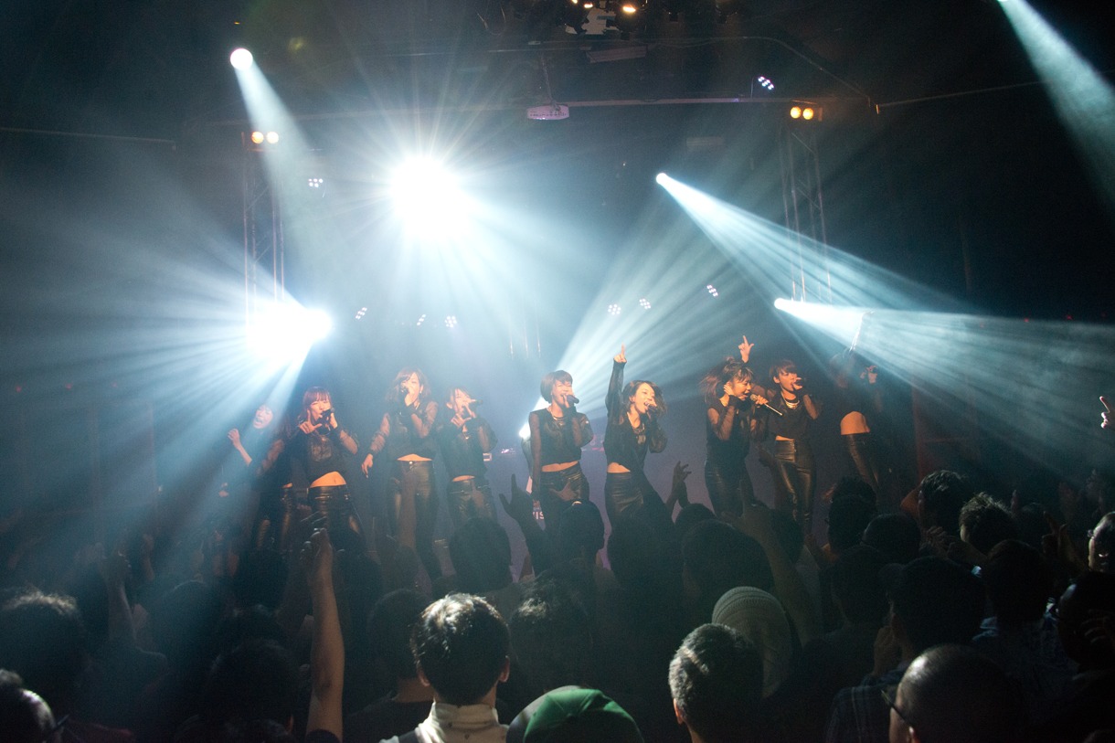 「LinQ Lady Super Live Tour 2014 Club Night in Tokyo」の様子。