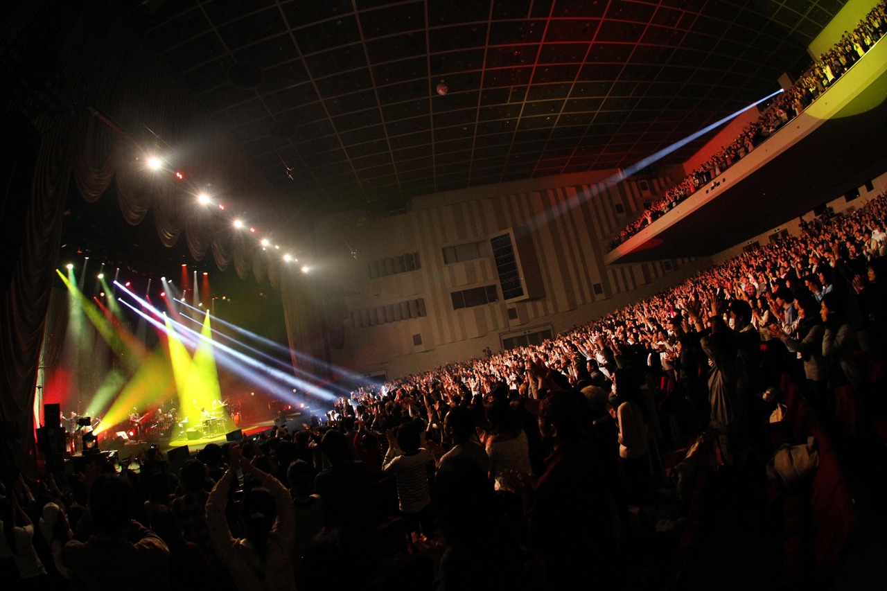 「さかいゆう 5th Anniversary SPECIAL LIVE」の様子。