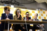 昨年11月に東京・タワーレコード新宿店にて行われた「SA 重大プロジェクト始動会見イベント」の様子。