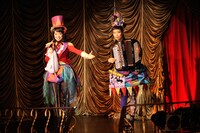 チャラン・ポ・ランタン「秋のゲシュタルト崩壊ツアー2014 ～シルク・ドゥ・チャランポ～」の様子。（撮影：三浦憲治）