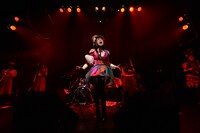 チャラン・ポ・ランタン「秋のゲシュタルト崩壊ツアー2014 ～シルク・ドゥ・チャランポ～」の様子。（撮影：三浦憲治）