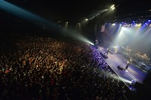 GLAY「uP!!! Presents GLAY Special Live 2014 ～YAVAI！YAVAI！かなりYAVAI！Zepp～」の様子。