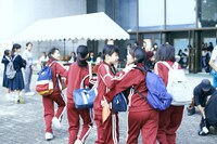 映画「幕が上がる」たこやきレインボーの出演シーン。(c)関西テレビ