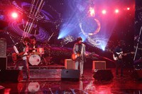 「どぅんつくぱ」に出演したクリープハイプ。 (c)フジテレビ