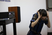 驚く藤咲彩音。（撮影：チェリーマン）