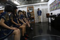 でんぱ組.inc「みんなで『でんぱーりーナイト』聴き比べ！ 試聴会 ～ウェルカム トゥ でんぱーりーナイト～」の様子。（撮影：チェリーマン）