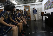 でんぱ組.inc「みんなで『でんぱーりーナイト』聴き比べ！ 試聴会 ～ウェルカム トゥ でんぱーりーナイト～」の様子。（撮影：チェリーマン）