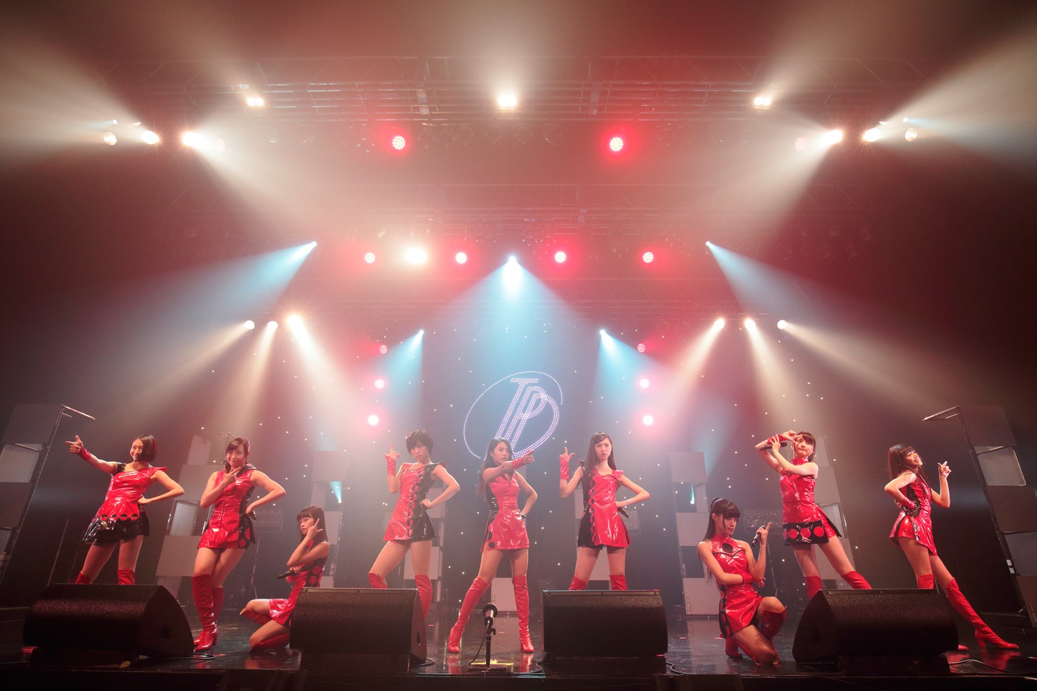 「東京パフォーマンスドール ZEPP TOUR 2014秋 ～DANCE SUMMIT“1×0”ver2.0～」の様子。