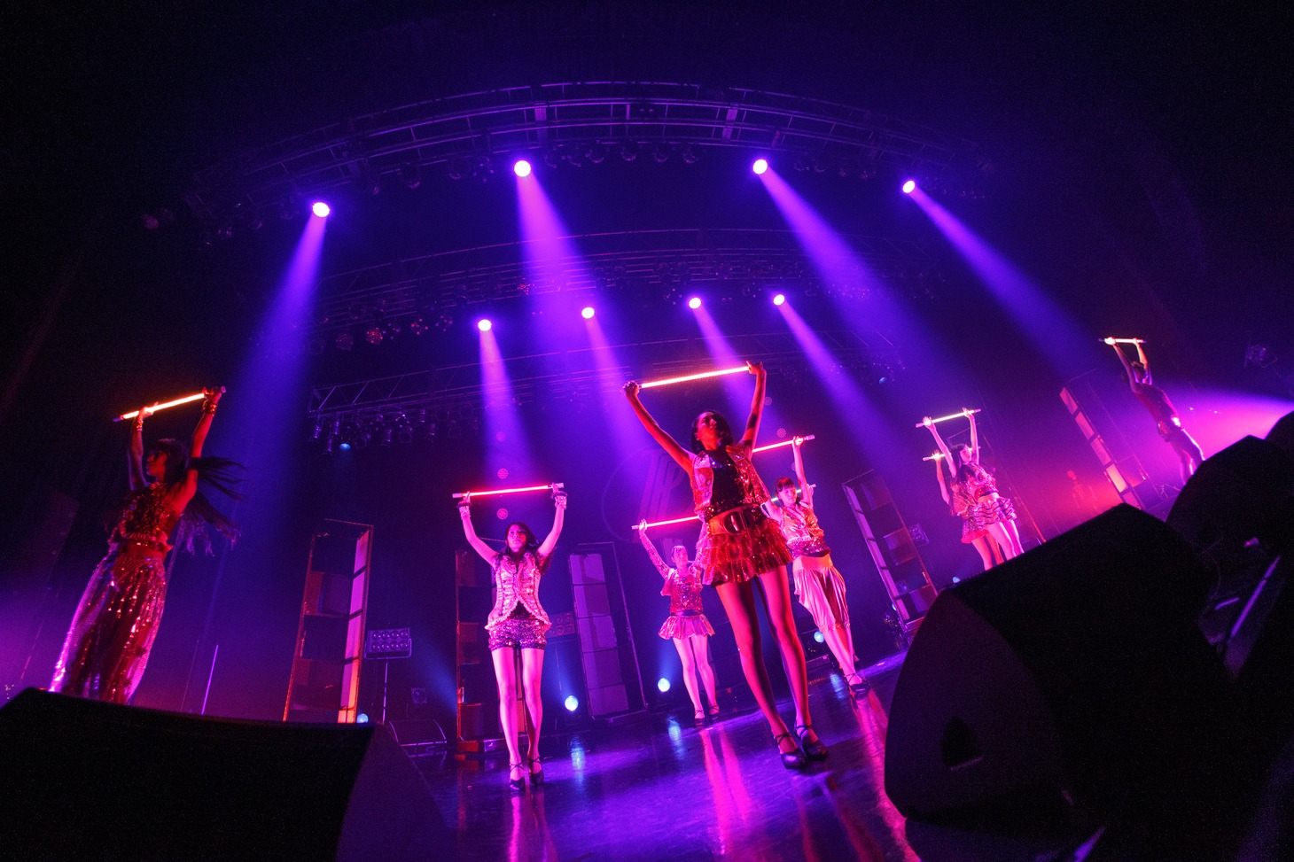 「東京パフォーマンスドール ZEPP TOUR 2014秋 ～DANCE SUMMIT“1×0”ver2.0～」の様子。