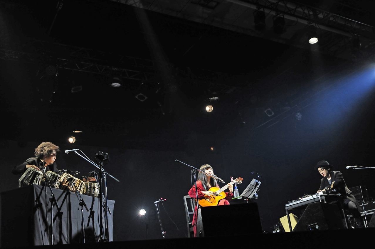 青葉市子 with 小山田圭吾 & U-zhaan（Photo by Teppei）