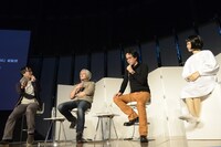 トークショー第1部の様子。（Photo by Teppei）