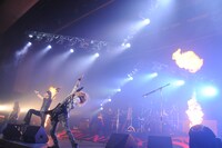 GALNERYUS「"THE VOYAGE TO THE BOUNDLESS UNIVERSE”TOUR」東京・渋谷公会堂の様子。