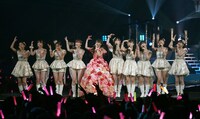 「モーニング娘。'14 コンサートツアー秋 ～GIVE ME MORE LOVE～ 道重さゆみ卒業記念スペシャル」の模様。