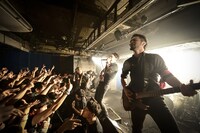 SiMのライブの様子。（撮影：釘野孝宏）