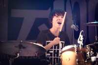 吉川美冴貴（Dr / SHISHAMO）（撮影：釘野孝宏）