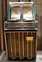 12月4日以降に展示される大滝詠一愛用のジュークボックス。