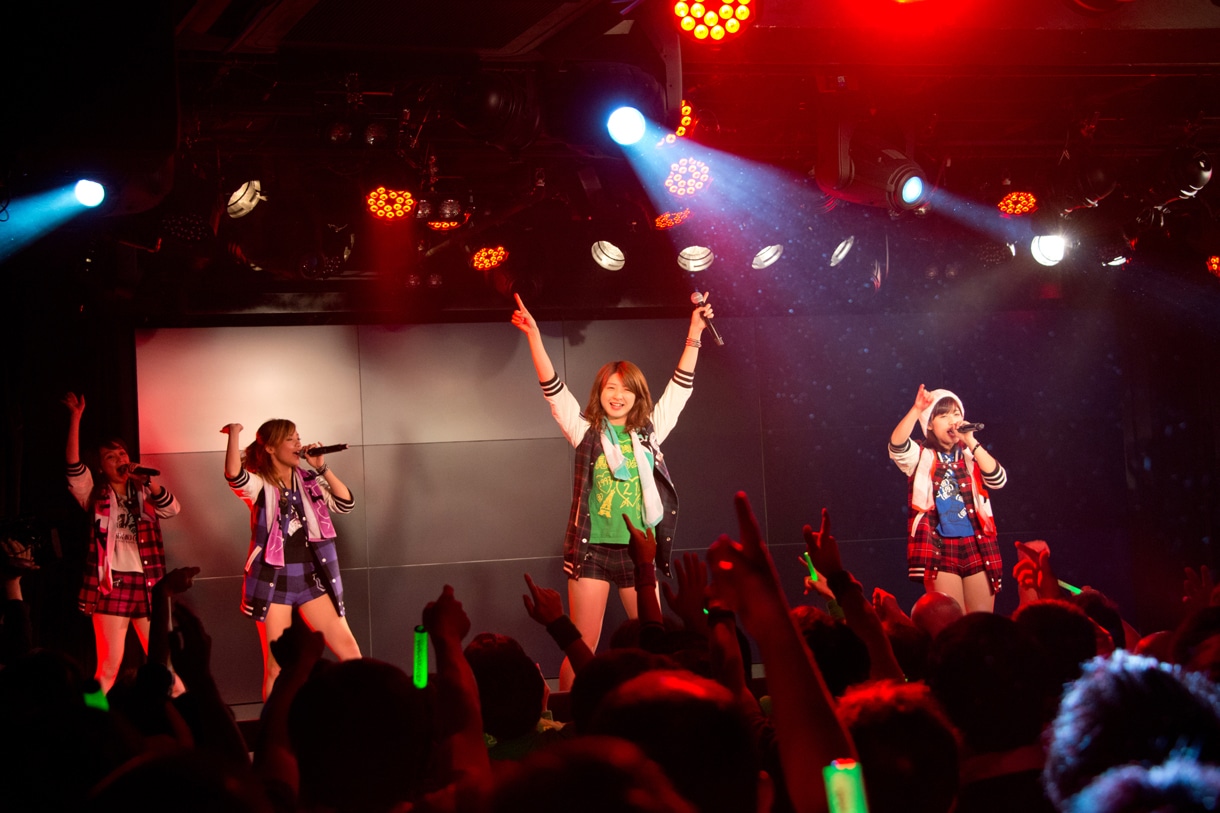 アップアップガールズ（仮）定期公演「森咲樹アフターバースデー公演」の様子。