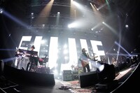 フジファブリック「10th anniversary LIVE at 武道館 2014」の様子。（撮影：河本悠貴）