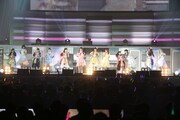 でんぱ組.incとチームしゃちほこのコラボパフォーマンスの様子。