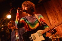 HAPPY（撮影：古溪一道、石井亜希）