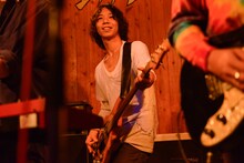 HAPPY（撮影：古溪一道、石井亜希）