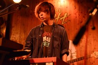 HAPPY（撮影：古溪一道、石井亜希）