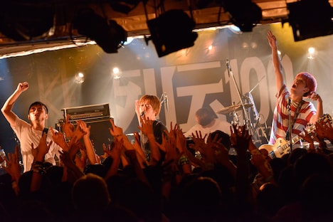 04 Limited Sazabys（撮影：古溪一道、石井亜希）