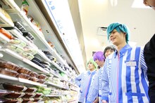 手前からカイ、コーイチ、リョウガ、タクヤ。