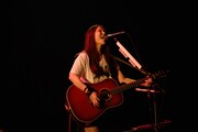 阿部真央「あべまにあ限定イベント2014@東京・大阪」東京・六本木ブルーシアター公演の様子。