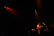 阿部真央「あべまにあ限定イベント2014@東京・大阪」東京・六本木ブルーシアター公演の様子。