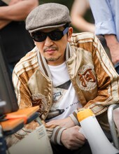 「怪奇恋愛作戦」にて「監督」を演じるANI（スチャダラパー）。(c)「怪奇恋愛作戦」製作委員会