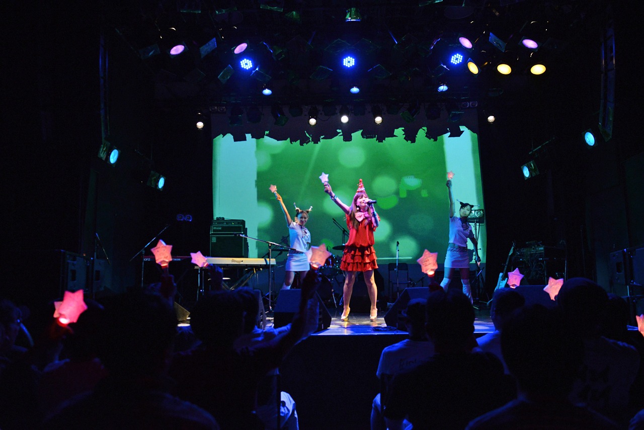「星野みちるワンマンライブ 流れ星ランデブー 星誕祭SP」の様子。