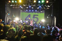 星野みちるとWACK WACK RHYTHM BAND。