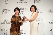 左から「VOGUE JAPAN」渡辺三津子編集長、中園ミホ。