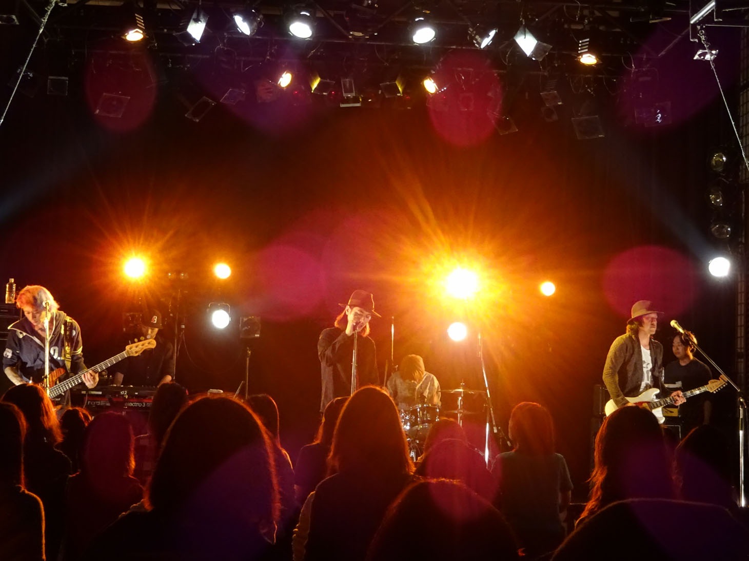 Derailersのライブの様子。