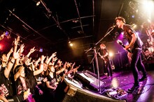 「GEEKS ONEMAN SHOW【ALKALOGIC MARKET】」東京・原宿アストロホール公演の様子。