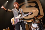「SPACE SHOWER TV 開局25周年記念感謝祭 "NEW WORLDS, NEW PASSIONS." supported by uP!!!」でのTHE BAWDIESのライブの様子。