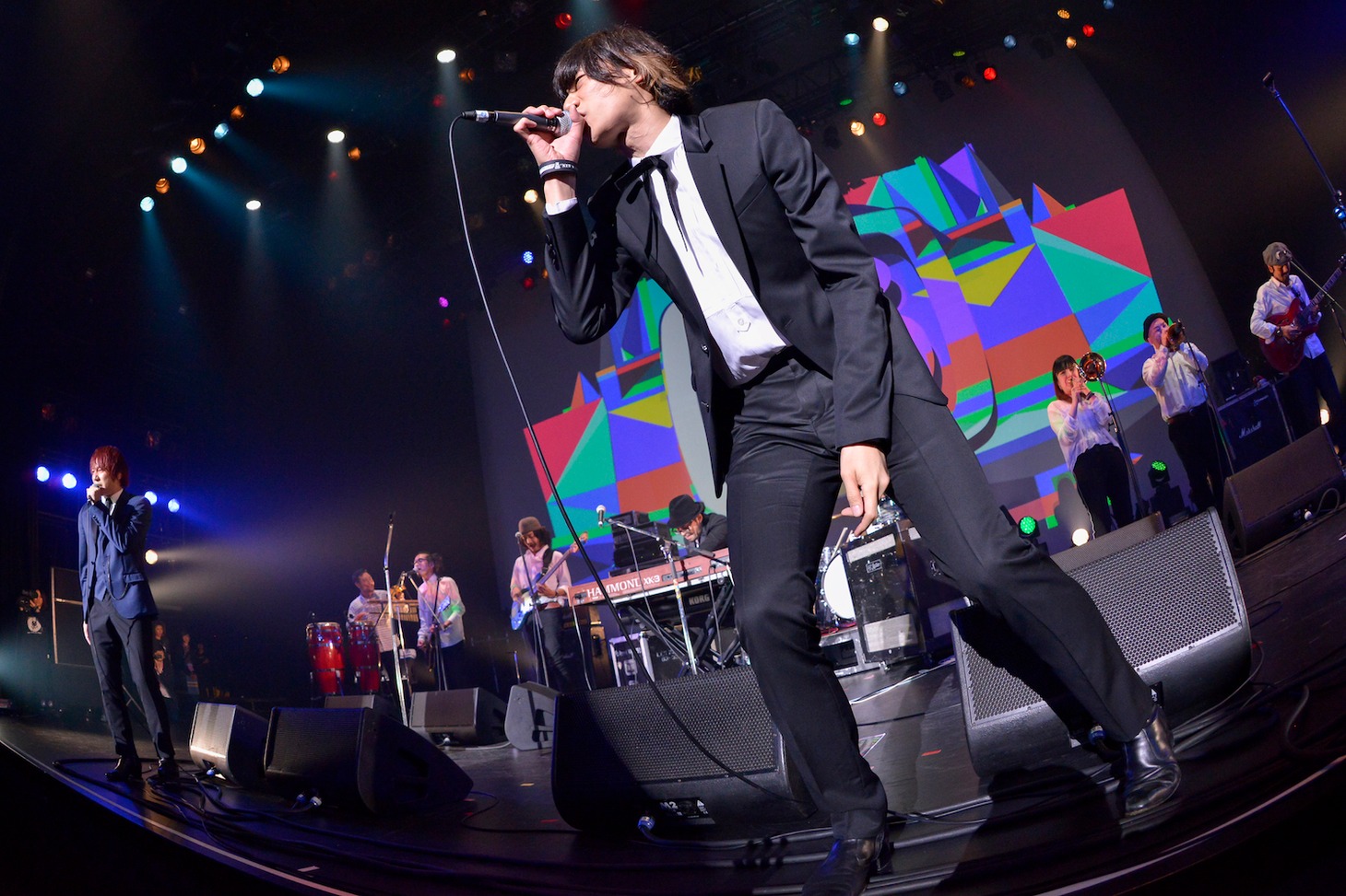 「SPACE SHOWER TV 開局25周年記念感謝祭 "NEW WORLDS, NEW PASSIONS." supported by uP!!!」The Shower Clubのライブの様子。